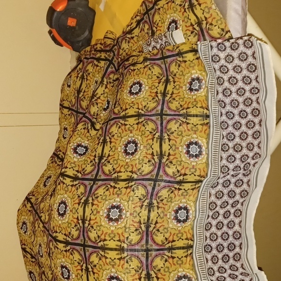 Long Beautiful Brown, Black, White &  Red Scarf/Wrap - Picture 5 of 9